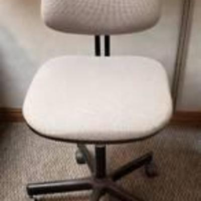 HON Tweed Material Office Chair ~ Seat Measures 16 in.