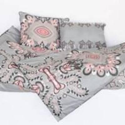 KING size Grey and Pink Reversible Comforter Set with (2) King Shams and (2) Reversible Decorative Throw Pillows