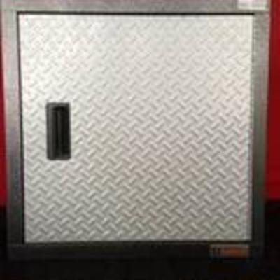 Gladiator Steel Cabinet w Diamond Plate Door