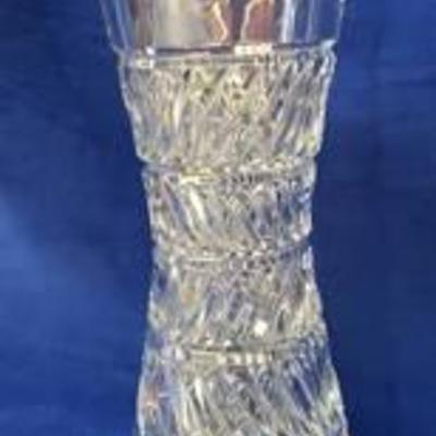 Mikasa Slovenia Cut Heavy Crystal Vase ~ 13 in. tall and 5 14 in. diameter