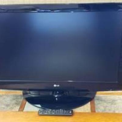 LG LCD TV Model 37LG30 ~ 37 in. Flat Screen wRemote and Cables ~ Works