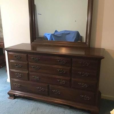 Hardwood Bedroom Dresser & Mirror