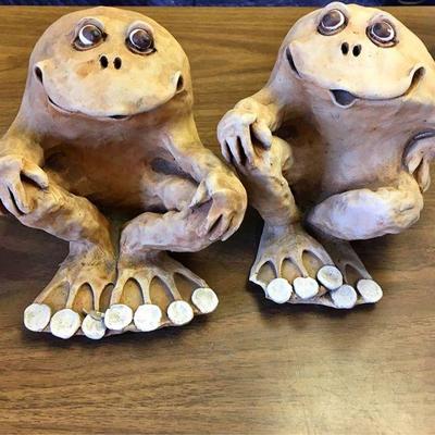 https://www.ebay.com/itm/124145393359 KB0058: Dave Grossman Vintage 1978 Clay Ceramic Frog Sculptures $20
