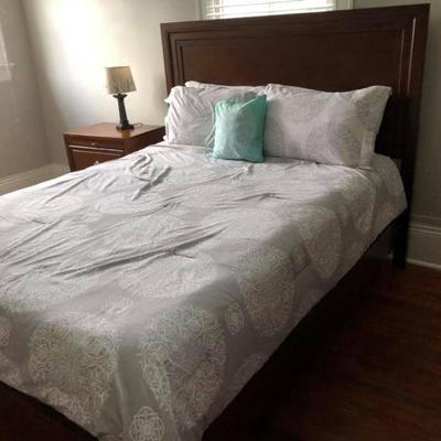 PA001 Bed Frame $125, Mattress $100, nightstand $50, Comforter $20, Lamp $5 .
We will not hold unless Paid for
Venmo @Rafael-Monzon-1...