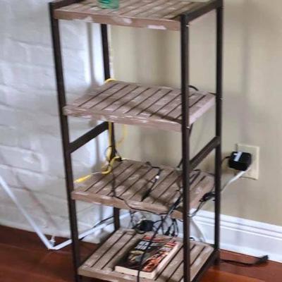 PA040 4 Level Wood and Metal Shelf $35 .
We will not hold unless Paid for
Venmo @Rafael-Monzon-1
PayPal: Agesagoestatesales@gmail.com...