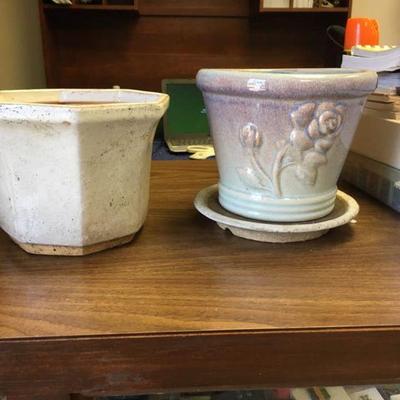 https://www.ebay.com/itm/124141907652 KB0055: White Octagonal Pot and Gradient Rose Pot, $20