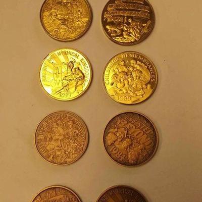 https://www.ebay.com/itm/124140015512 Box070AI LOT OF EIGHT KREWE OF AQUILA HEAVIE'S, MULTI'S MARDI-GRAS THROWS $16.00