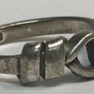 https://www.ebay.com/itm/124135449805 RX126: TIFFANY AND CO. STERLING SILVER AND 18K GOLD RING $200