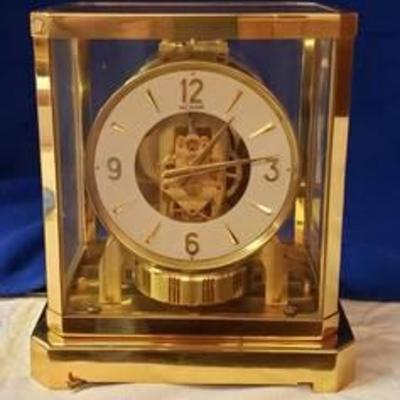 Jaeger-LeCoultre Atmos 528-8 Mantle Clock Perpetual Motion Swiss Made ~ Works Well if On Level Surface ~ 8 14 in. x 6 12 in. x 9 14 in. tall