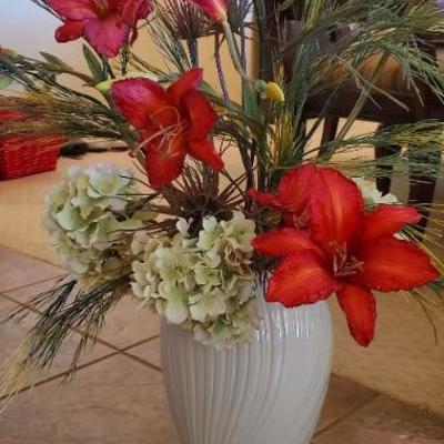 *PRESALE #78 - Decorative Faux Flower Arrangement ($15)