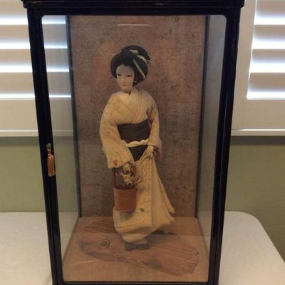 MVF035 Beautiful Japanese Doll in Glass Case
