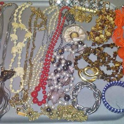 https://www.ebay.com/itm/124150477657 CJ0020 COSTUME JEWELRY ASSORTED COLLECTION $20 RX BOX 4 CJ0020