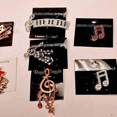 https://www.ebay.com/itm/114171647449 BOX074T COSTUME JEWELRY JAZZ & MUSIC PIN LOT OF SEVEN $30.00