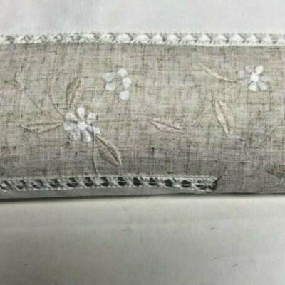 https://www.ebay.com/itm/124121388897 SM3030: WHITE AND BEIGE LINEN TABLE CLOTH AND 12 NAPKINS HOLIDAY DECOR