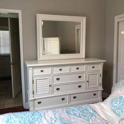 PA012 Chest of Drawers with Mirror $145, Bed Frame $125, Mattress $100, Comforter $20 .
We will not hold unless Paid for
Venmo...