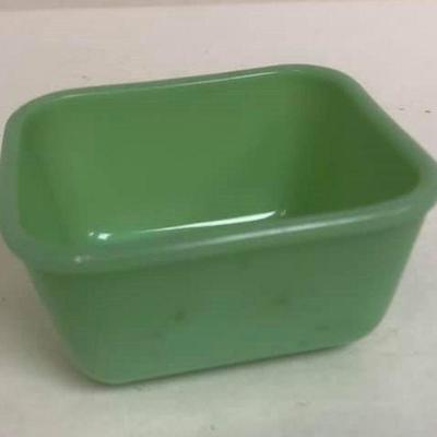 https://www.ebay.com/itm/124142977358 Cma2023: Jadeite Fire King Philbe Green Small Refrigerator Dish NO Lid $28