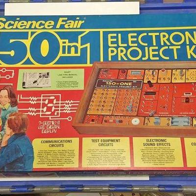 https://www.ebay.com/itm/124139729103 BOX074A VINTAGE  1970s SCIENCE FAIR 150 IN ONE ELECTRONIC PROJECT KIT CAT. NO. 28-248