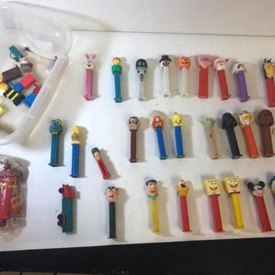 https://www.ebay.com/itm/114174509707 Cma2033: Various Antique Pez Dispensers 35 fo $30