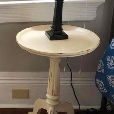 PA019 Distressed Pedestal Table $55, Lamp $10 .
We will not hold unless Paid for
Venmo @Rafael-Monzon-1
PayPal:...