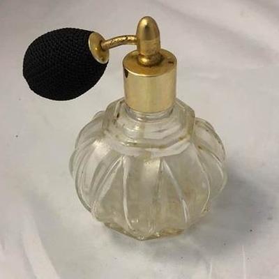 https://www.ebay.com/itm/124138419115 LAN9949 Vintage Perfume Bottle with Mesh Atomizer Bulb Local Pickup $10