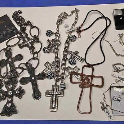 https://www.ebay.com/itm/124141881872 BOX074L COSTUME JEWELRY CHRISTIAN CROSS NECKLACE LOT $20.00 LOT #1 