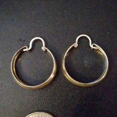 https://www.ebay.com/itm/124135617718 Rxb013 STERLING SILVER HOOP EARRINGS 925 WEIGHT 3.5 GRAMS   $10.00