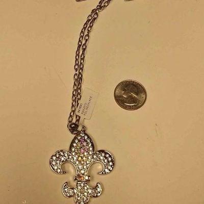 https://www.ebay.com/itm/114171642213 BOX074S COSTUME JEWELRY $10.00 27 INCH CHAIN WITH FLEUR-DE-LIS CHAIN FAB