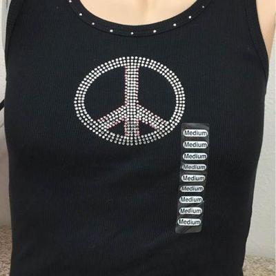 https://www.ebay.com/itm/124142004156 KB0072: Bedazzled Black Peace Sign Tank Top Medium