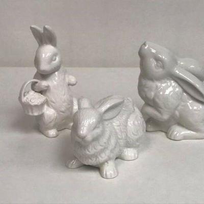 https://www.ebay.com/itm/114163212535 SM3052: WHITE CERAMIC BUNNIES LOT OF 3 $20