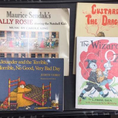 https://www.ebay.com/itm/124128670376 KB0046: Lot of Assorted Vintage Children's Books, 4 pieces $10