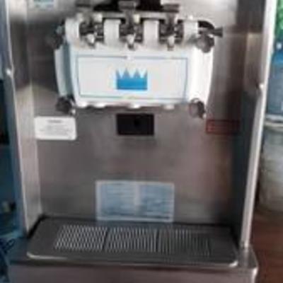 Taylor 2 flavor twist ice cream machine, New compressor.