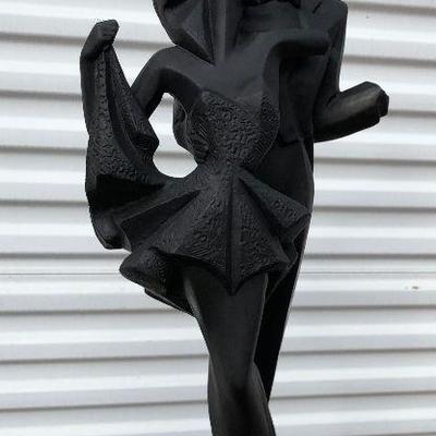 https://www.ebay.com/itm/124121128844	LAN778: A Danel 1990 Austin Deco Lady and Man Statue
