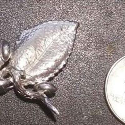 https://www.ebay.com/itm/114189656167	RX4152010 STERLING SILVER $20.00 LEAF PIN WEIGHT 8 GRAMS WE CAN SHIP THIS ITEM FIRST CLASS FOR...