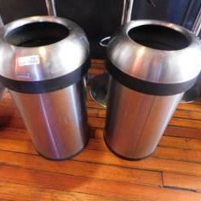 2 Simple Human Trash Cans With Lids