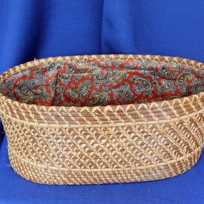 Lot 36: Charleston made Oval Pine Needle Basket with Liner 
$35