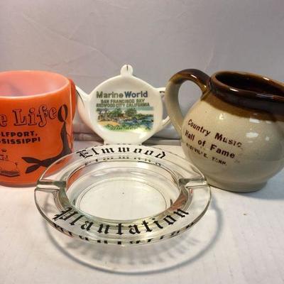 https://www.ebay.com/itm/114195008155	BR009:  Lot of Assorted Vintage Glass/Ceramic Souvenirs, 4 pieces $20

