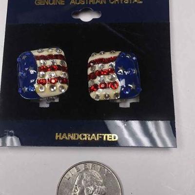 AB0011 COSTUME JEWELRY RED, WHITE, & BLUE CLIP ON EARRINGS BOX 74 AB0011 $5 Pay online by Vemno, Paypal, or Square Call for info...