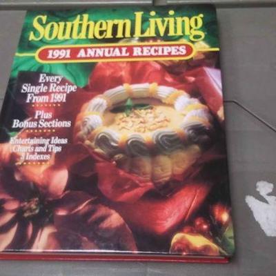 SOUTHERN LIVING COOKBOOK 1991 ANNUAL RECIPES HARD COVER $10.00BY OXMOOR HOUSE BOX 76 AB0238	Pay online by Venmo: @Rafael-Monzon-1, PayPal...
