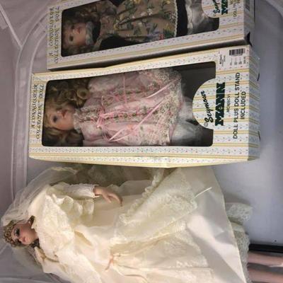 https://www.ebay.com/itm/114192699773	Cma2039: Seymour Mann Collectable Dolls LOT $40
