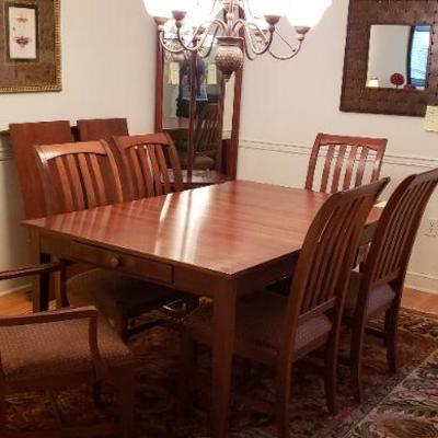 Ethan Allen Dining Room Table w/Leaves/Pads/6 Chairs