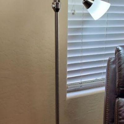 #26 Floor Lamp, 3 settings, adjustable arms, great condition, sturdy ($19)