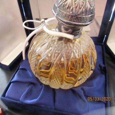 $400.00 ROYAL DOULTON DEC 1999 LIMITED EDITION (0498)