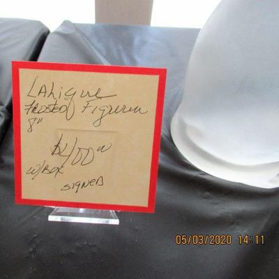 $400.00 LALIQUE CAT,  8 INCHES WITH BOX