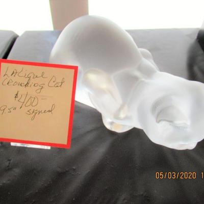 $400.00  LALIQUE CROUCHING CAT  9.5 INCHES