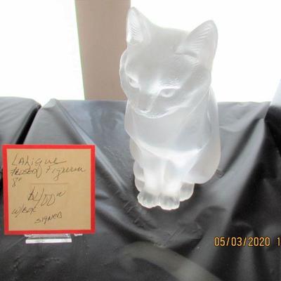 $400.00 LALIQUE CAT,  8 INCHES WITH BOX