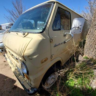 2076	
Ford Econoline E200
Ford Econoline E200, V.U., Locked