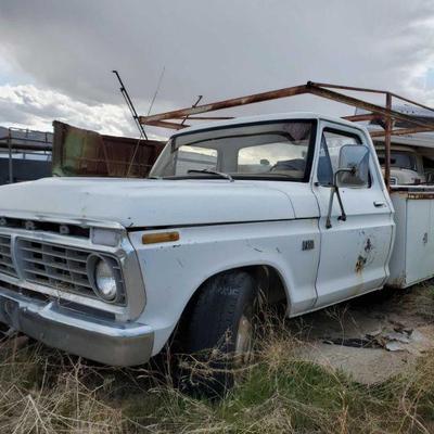 2034	
1974 Ford F250
1974 Ford F250, VIN: F25YRT83871,
Ok to sell.
On non op.