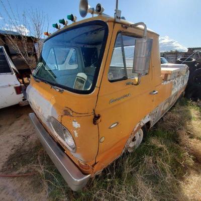 2092	
Ford Econoline Pickup Truck
Ford Econoline Pickup Truck, V.U.,