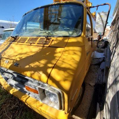 2104	
1975 Dodge Tradesman 300
1975 Dodge Tradesman 300, VIN: 835BE5K092717, Mileage, 70,590
Vehicle being sold on application for...