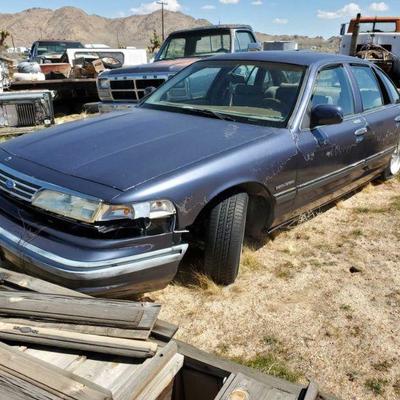 3047: Year: 1994
Make: Ford
Model: Crown Victoria
Vehicle Type: Passenger Car
Mileage:
Plate:
Body Type: 4 Door Sedan
Trim Level: LX...